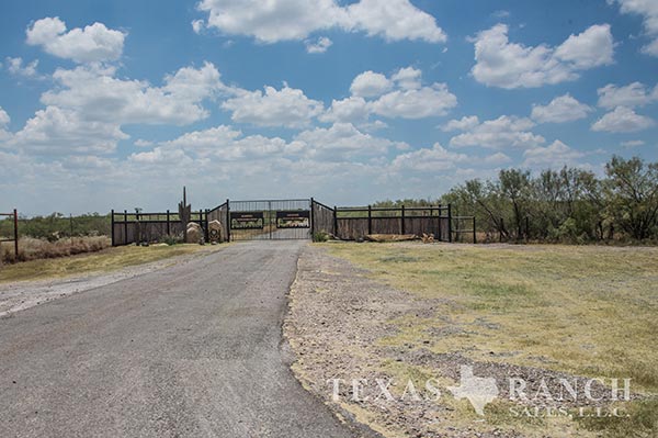 Maverick County 1442 Acre Ranch Image Gallery.