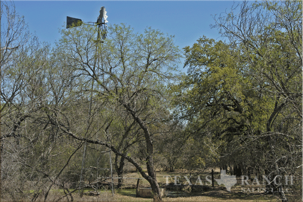 240 bandera county image 3