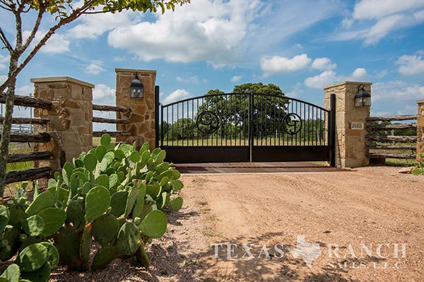 Robertson County 454 Acre Ranch Image Gallery.