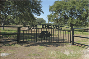 cattle ranch ranch 702 acres, Uvalde county - image